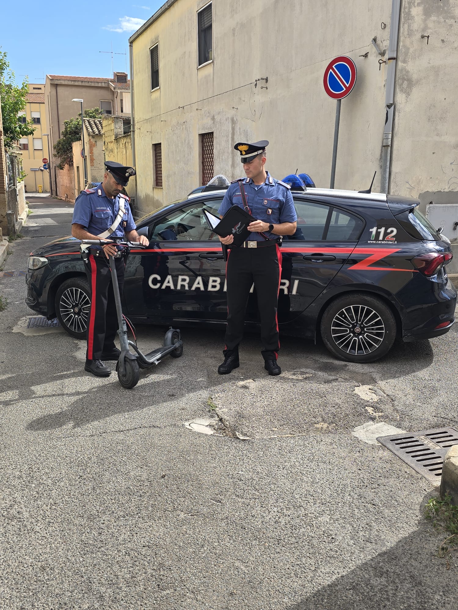 Ruba un monopattino e lo mette in vendita: studente denunciato a Selargius