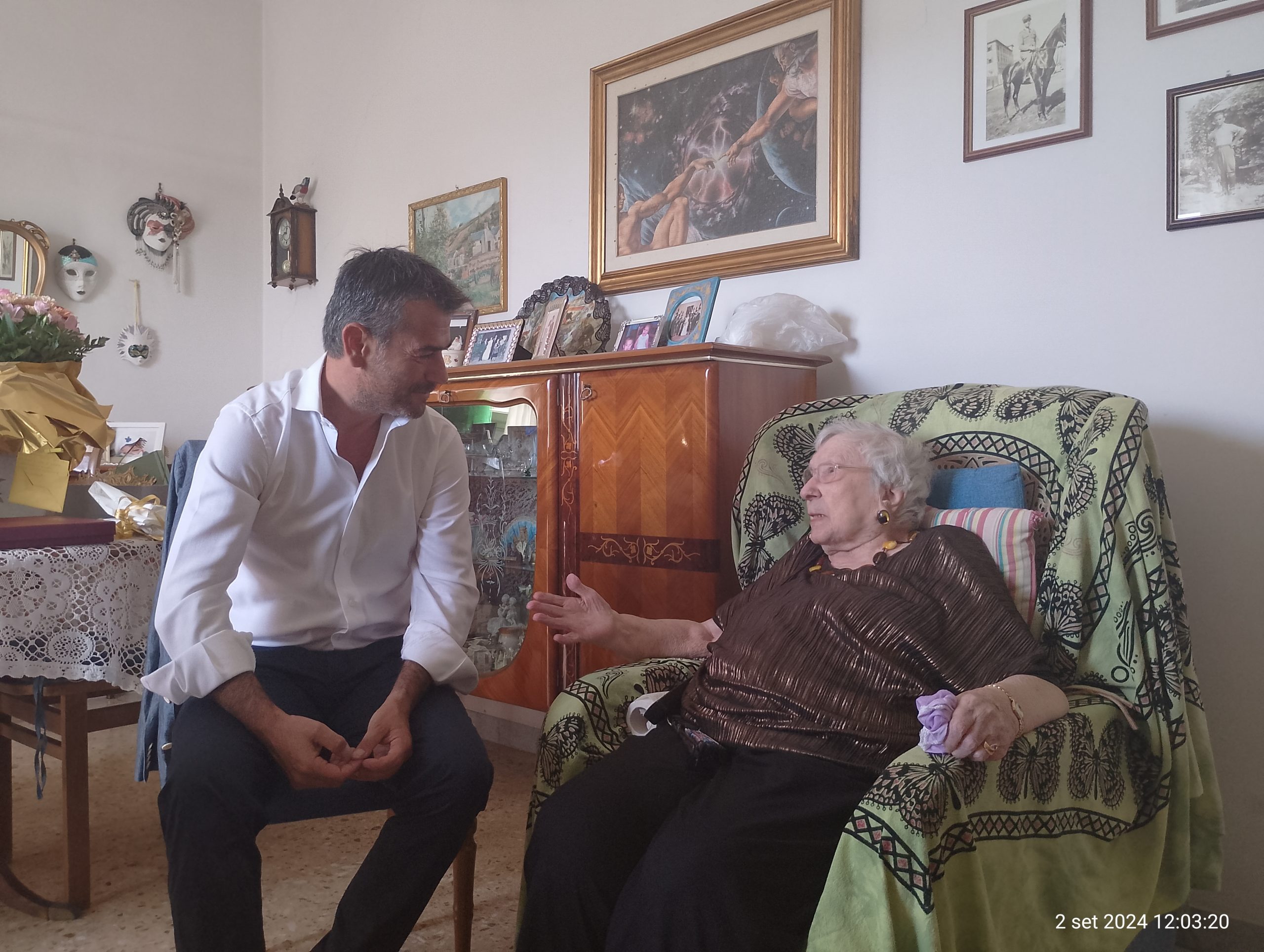 Cagliari, l’omaggio del sindaco Zedda alla nuova centenaria Maria Ulgheri