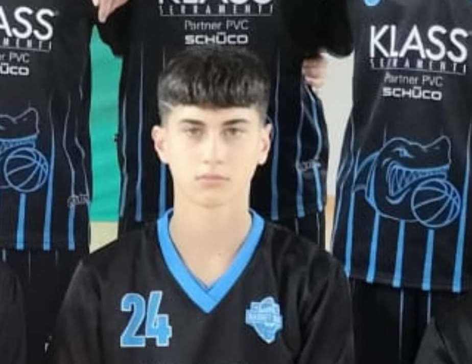 Morto a 15 anni nel terribile schianto di Alghero: “Addio Christian, studente gentile e appassionato di basket”