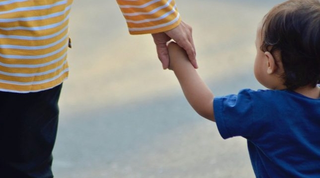 Bimba contesa in Francia con la mamma, il papà di Quartucciu denuncia: “Non so più nulla di mia figlia”