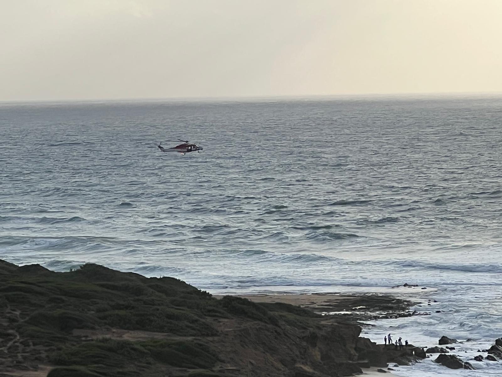Inghiottita da un’ondata sugli scogli annega una donna a Portu Maga, nella marina di Arbus: inutili i soccorsi