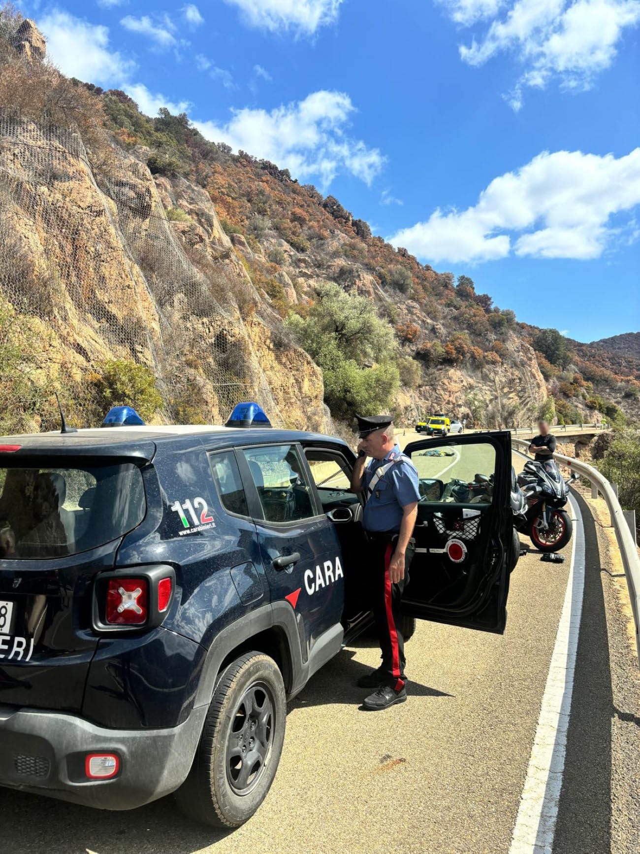 Burcei, dramma sulla vecchia 125: centauro 62enne si schianta contro il guardail e muore