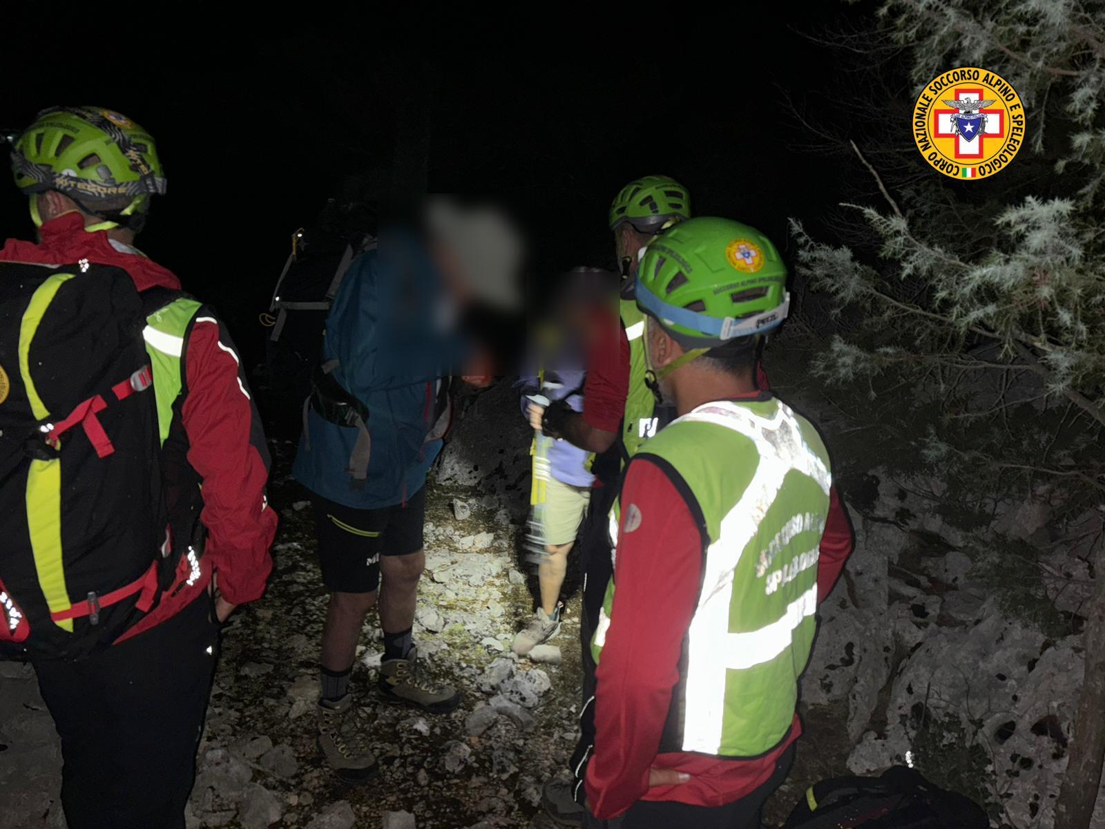 Salvati nella notte dal soccorso alpino due escursionisti a Baunei