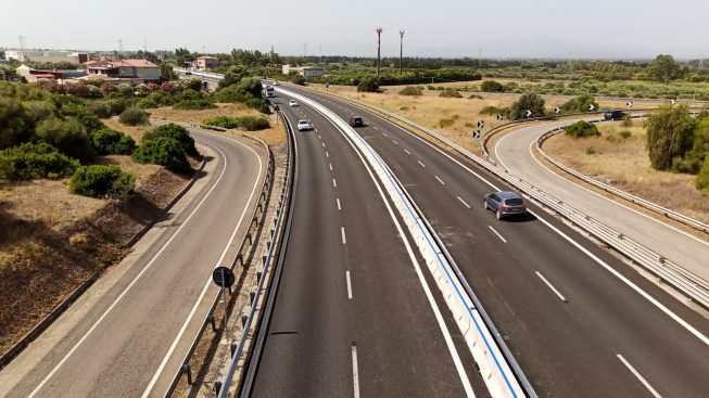 Inseguimenti spericolati e tentati speronamenti, mistero sulla 131: “L’Audi nera mi ha seguito per diversi km”