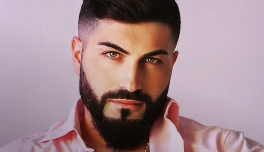 Il cantante neomelodico Carmine Diamante muore folgorato da una scarica elettrica a 35 anni