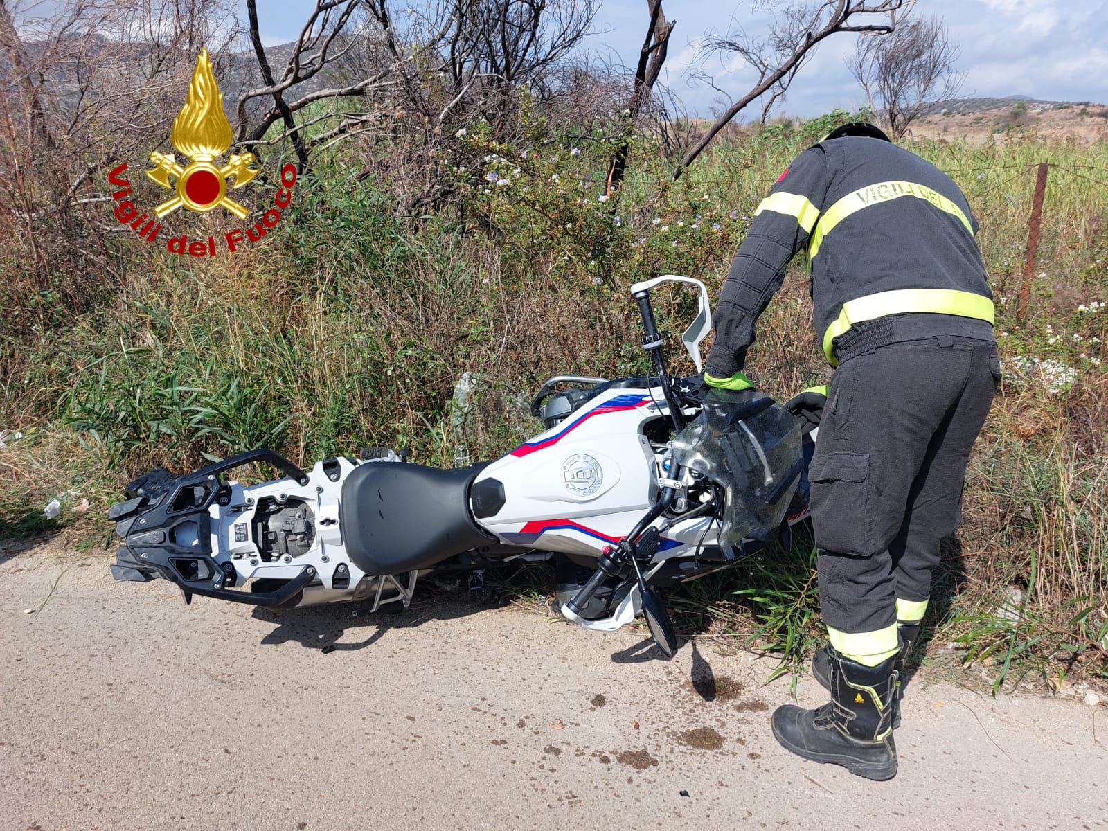 Si schianta con la moto contro un camion della protezione civile: gravissimo il papà del portiere Salvatore Sirigu