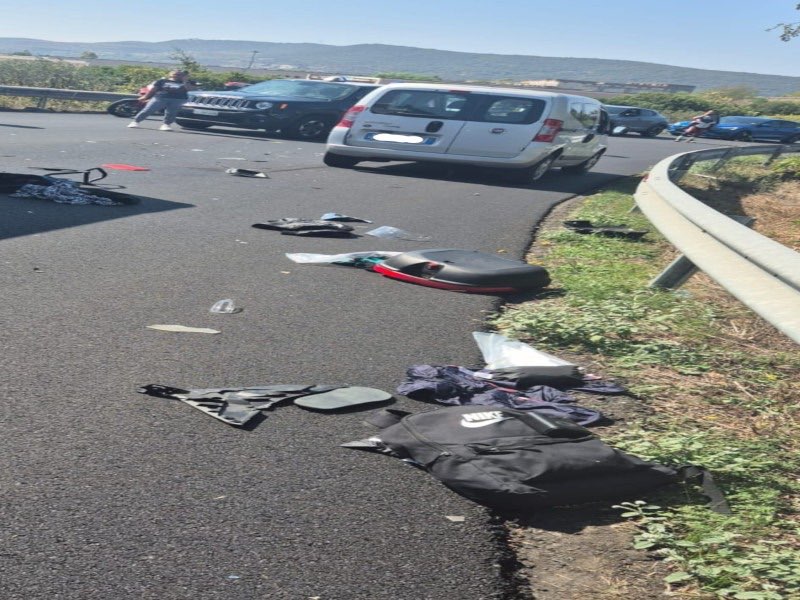 Iglesias, muore un ragazzo di 28 anni: la sua Yamaha si scontra frontalmente contro una Fiat Cubo e un bus