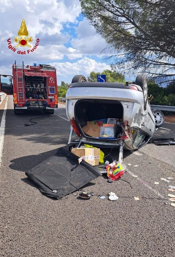 Incidente sulla 130 a Musei: anziano travolto mentre cambia una ruota nella piazzola di sosta