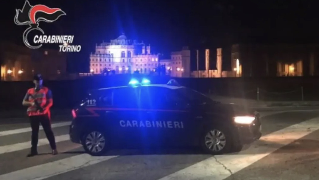Dramma a Torino, uccide la ex moglie ma il figlio di 13 anni lo fa arrestare