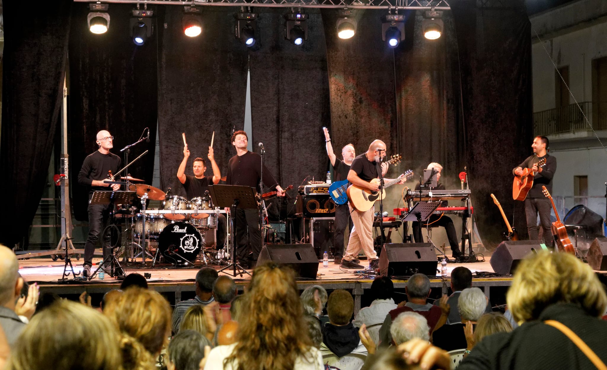 Dal sud Sardegna ai palcoscenici di tutta Italia per raccontare De Andrè