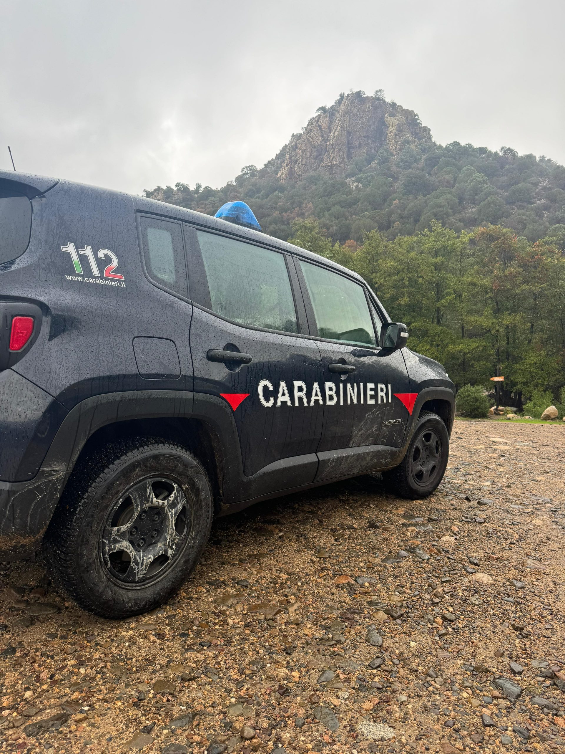 Inferno a Monte Arcosu: 4 salvati, un disperso trascinato con la Jeep dal fiume impazzito