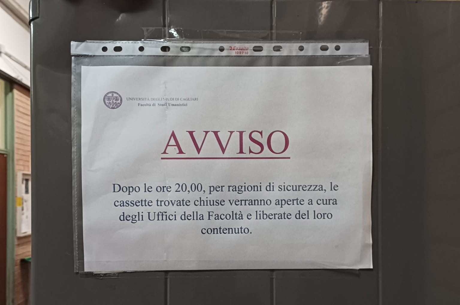 Cagliari, vergogna Università: studentessa disabile costretta a buttare i libri