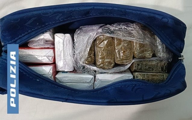 Nasconde oltre un kg di hashish nell’armadio della camera: 19enne arrestato a Cagliari