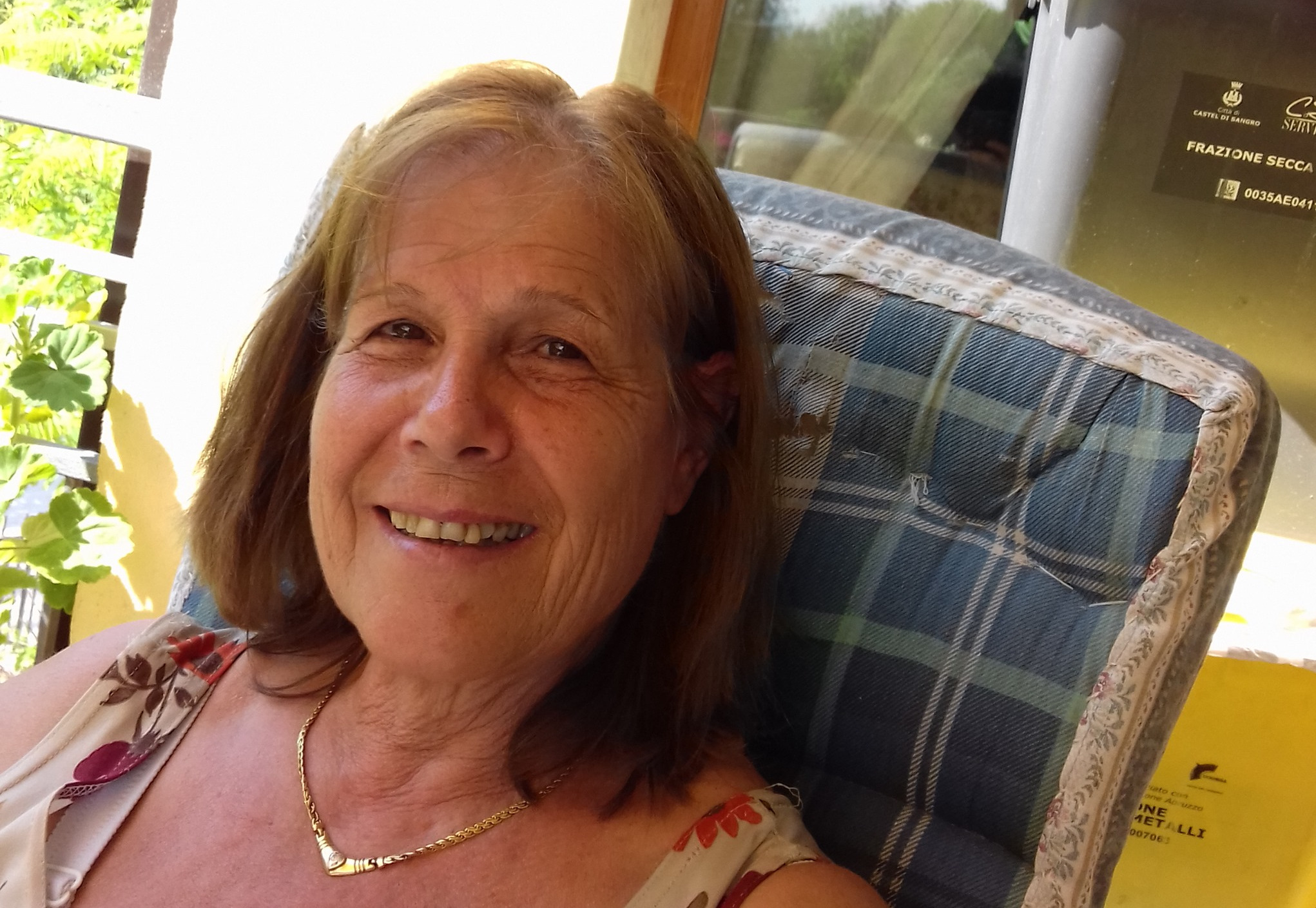 Muore schiacciata da una saldatrice mentre sposta attrezzi col marito, Furtei in lacrime per Balbina Pinna