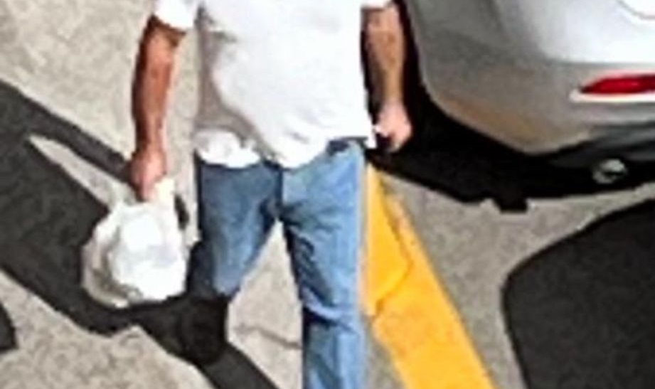 “Caddozzi” scatenati a Cagliari: sacchetti dei rifiuti abbandonati nella villa di Tigellio