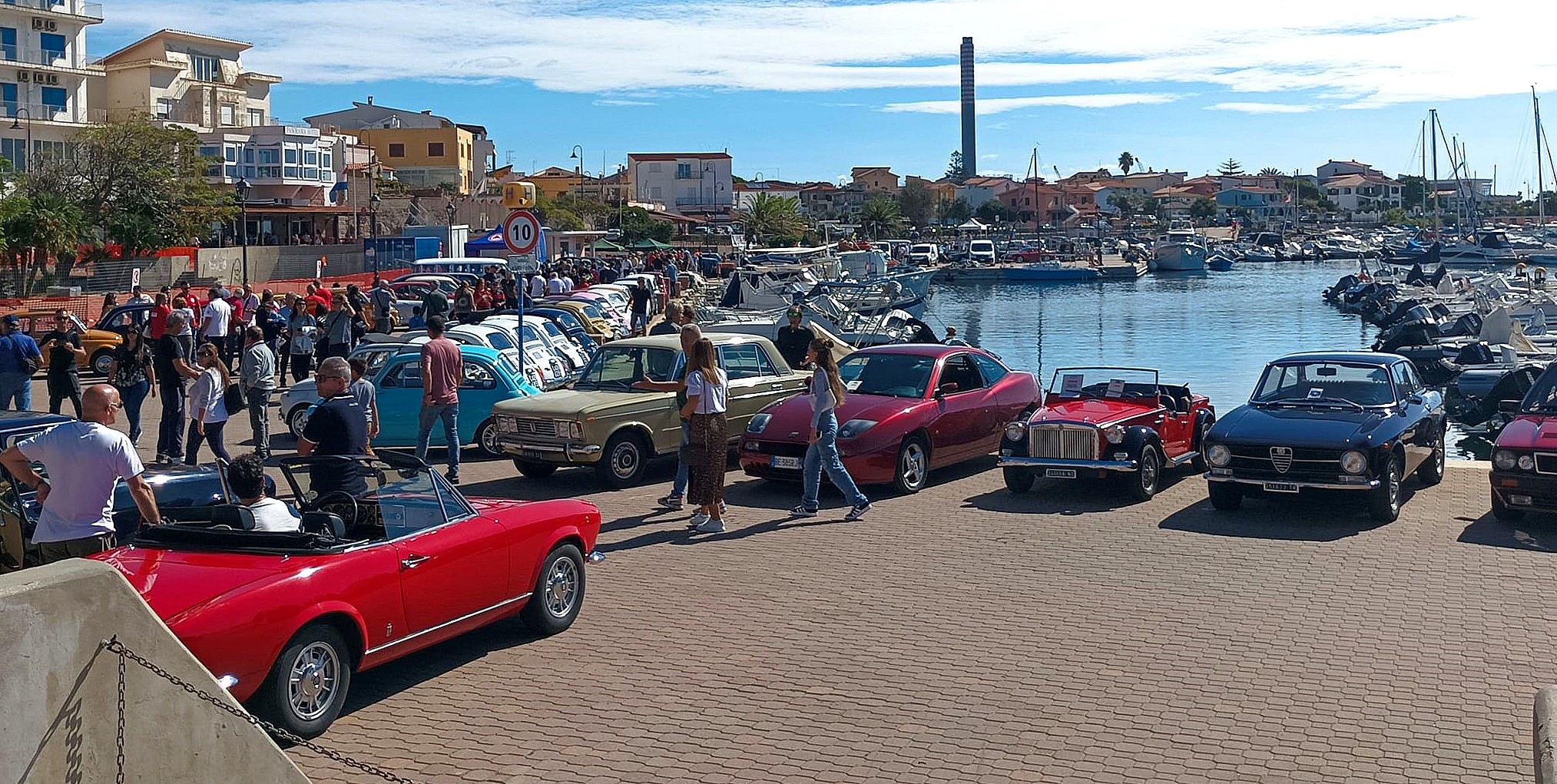 Portoscuso, straordinario successo per il raduno di auto e moto d’epoca