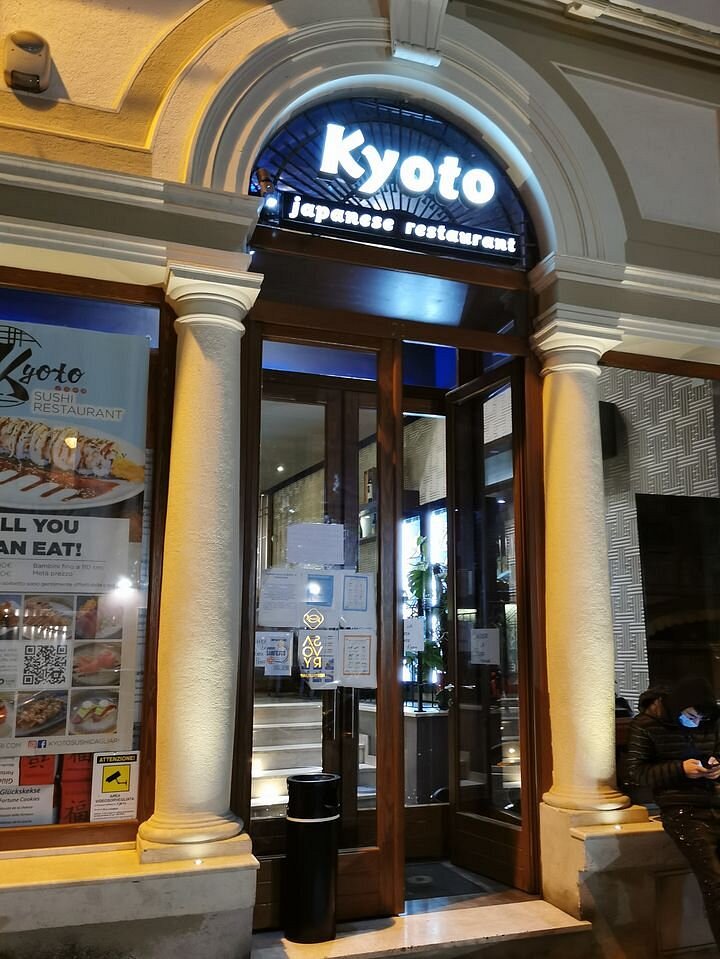 Cagliari, 10 tavolini in area pedonale senza permesso: chiuso per 8 giorni ristorante sushi di via Sassari