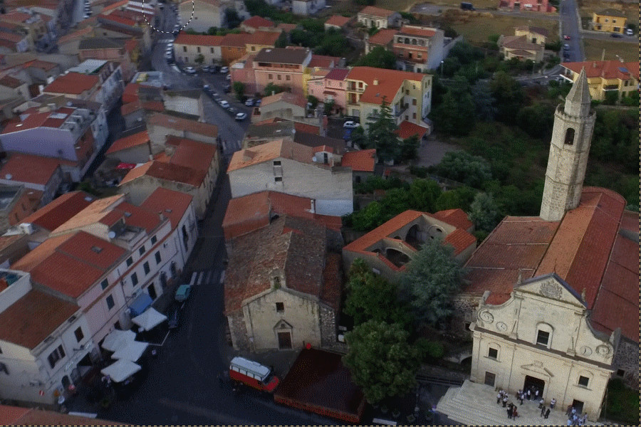 Tragedia a Ploaghe, 76enne cade dalla scala mentre fa lavoretti in giardino e muore