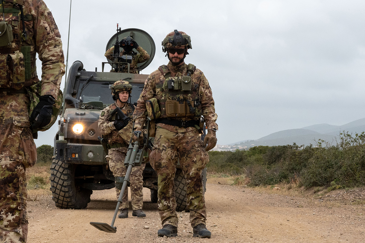 Razzi contro la Brigata Sassari in Libano: “Forza ragazzi, tutta la Sardegna è con voi”