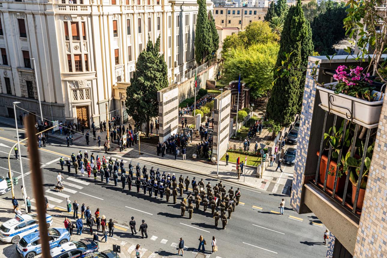 4 novembre a Cagliari, nel nome della pace: la toccante cerimonia nel centro della città