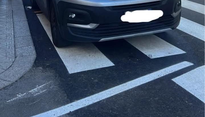 A Quartucciu il pericolo è dietro l’angolo: incroci occupati da auto in sosta nei punti di svolta