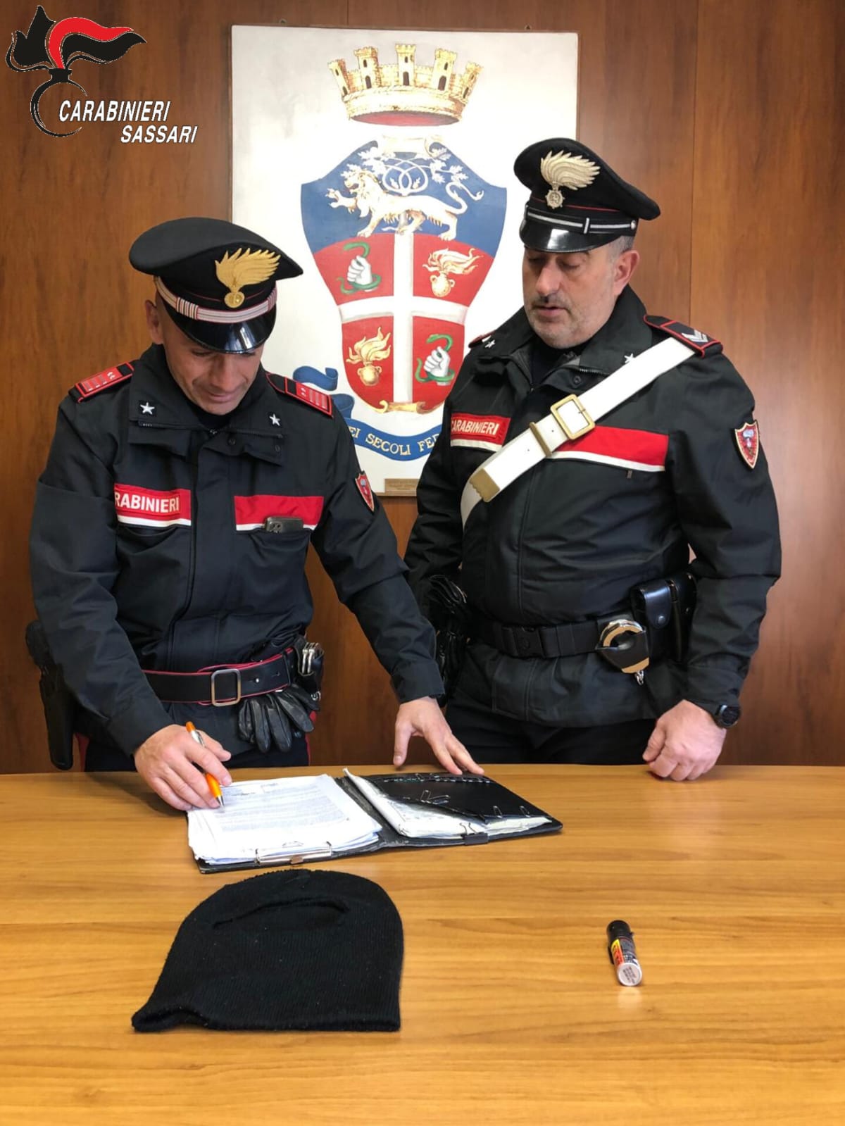 Giovane pestato a Sassari per portar via portafoglio e cellulare: due arresti