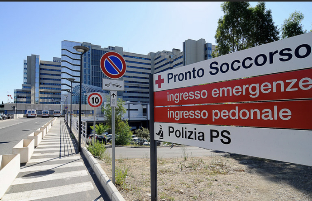 Si schianta con la moto nella notte, 40enne gravissimo al Brotzu di Cagliari