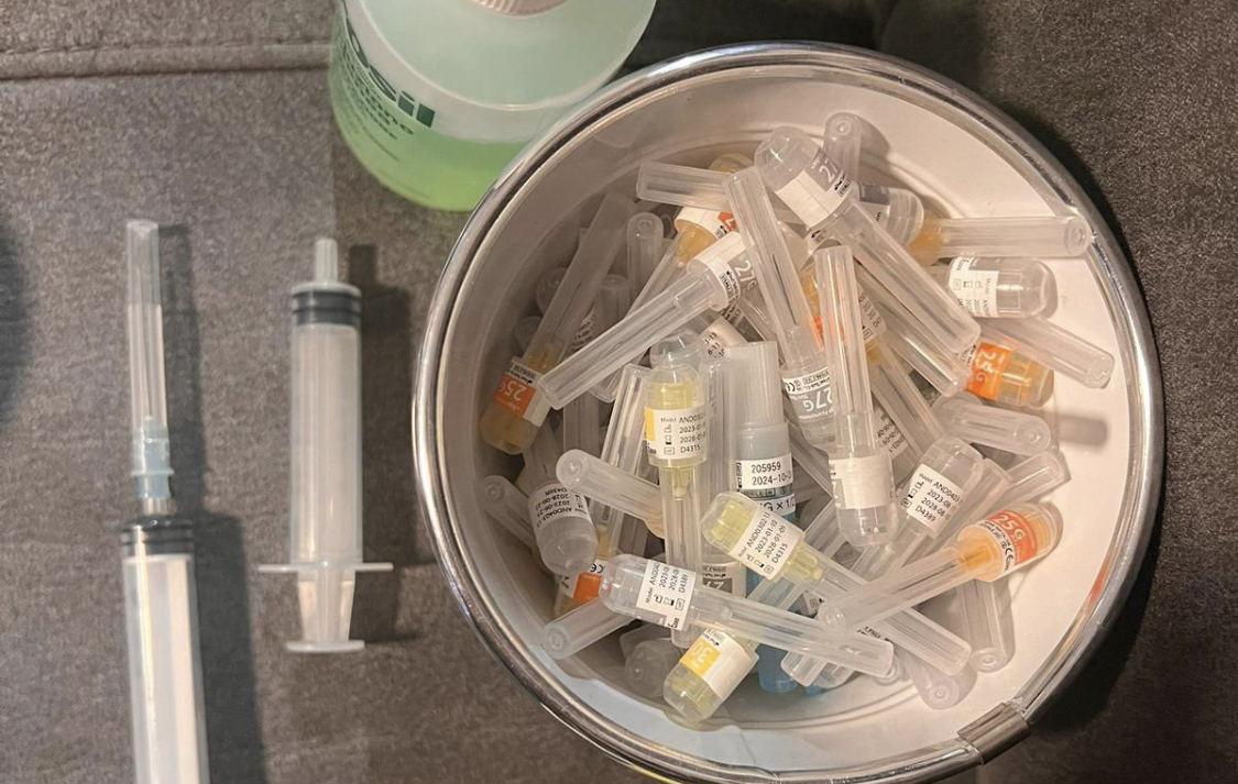 Cristina Satta, nuovi guai per la tassista: labbra rifatte e farmaci nel suo ambulatorio abusivo