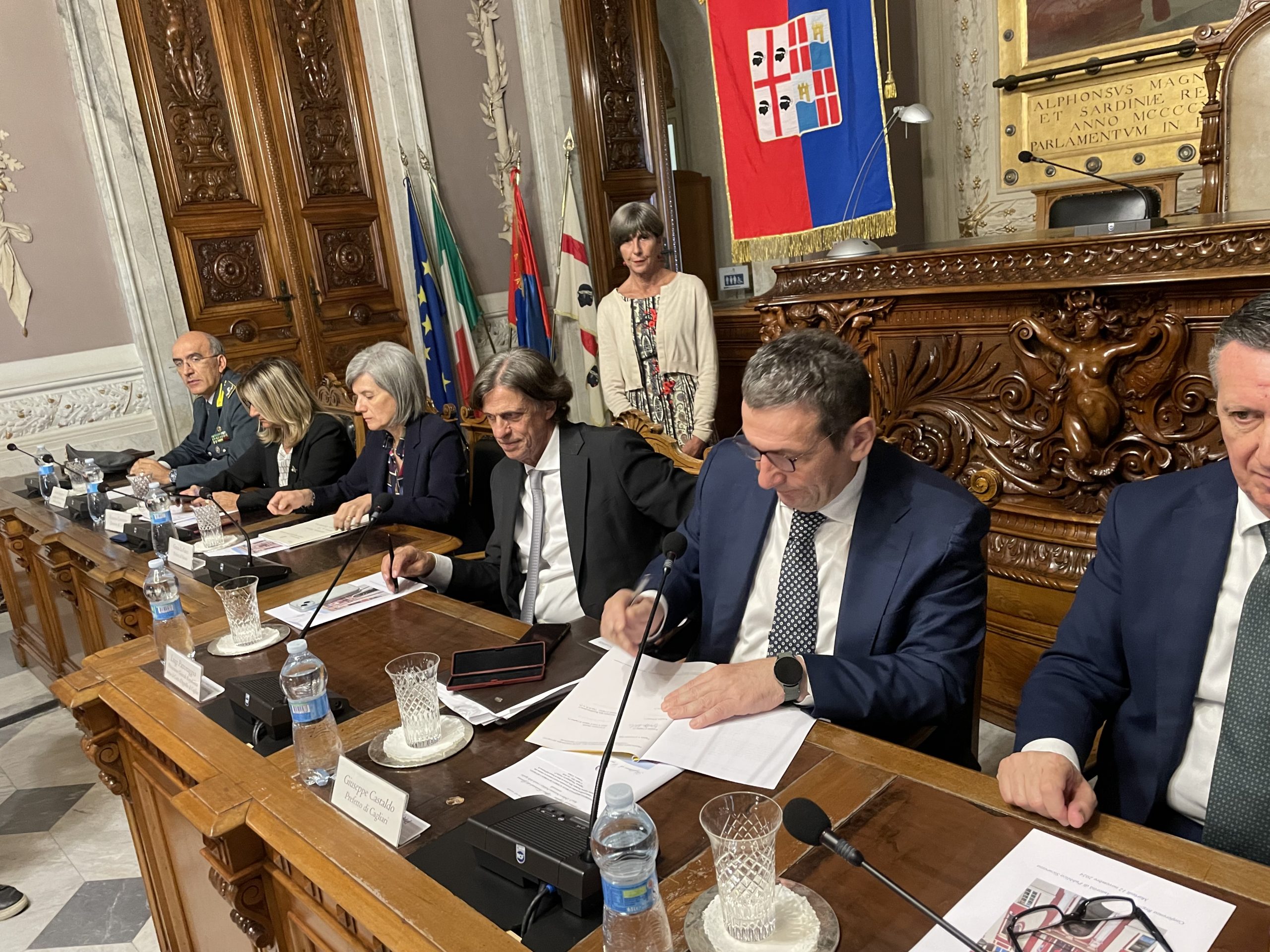 Cagliari, emergenza sicurezza: droni e più controlli contro malamovida e criminalità