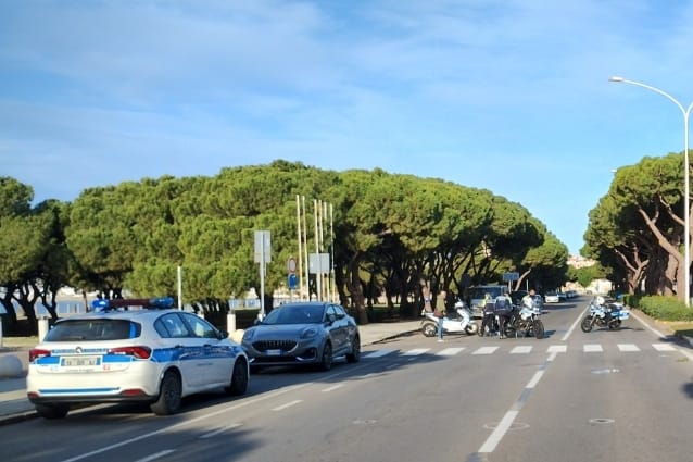Cagliari, lotta fra la vita e la morte la 17enne falciata sulle strisce in viale Colombo