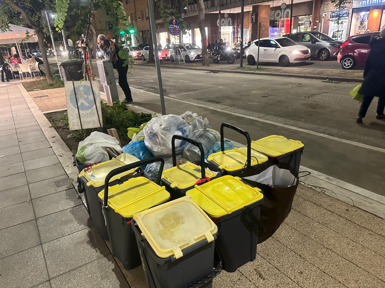 Cagliari, incubo Tari: il comune compra mastelli per quasi due milioni, in arrivo  una nuova stangata