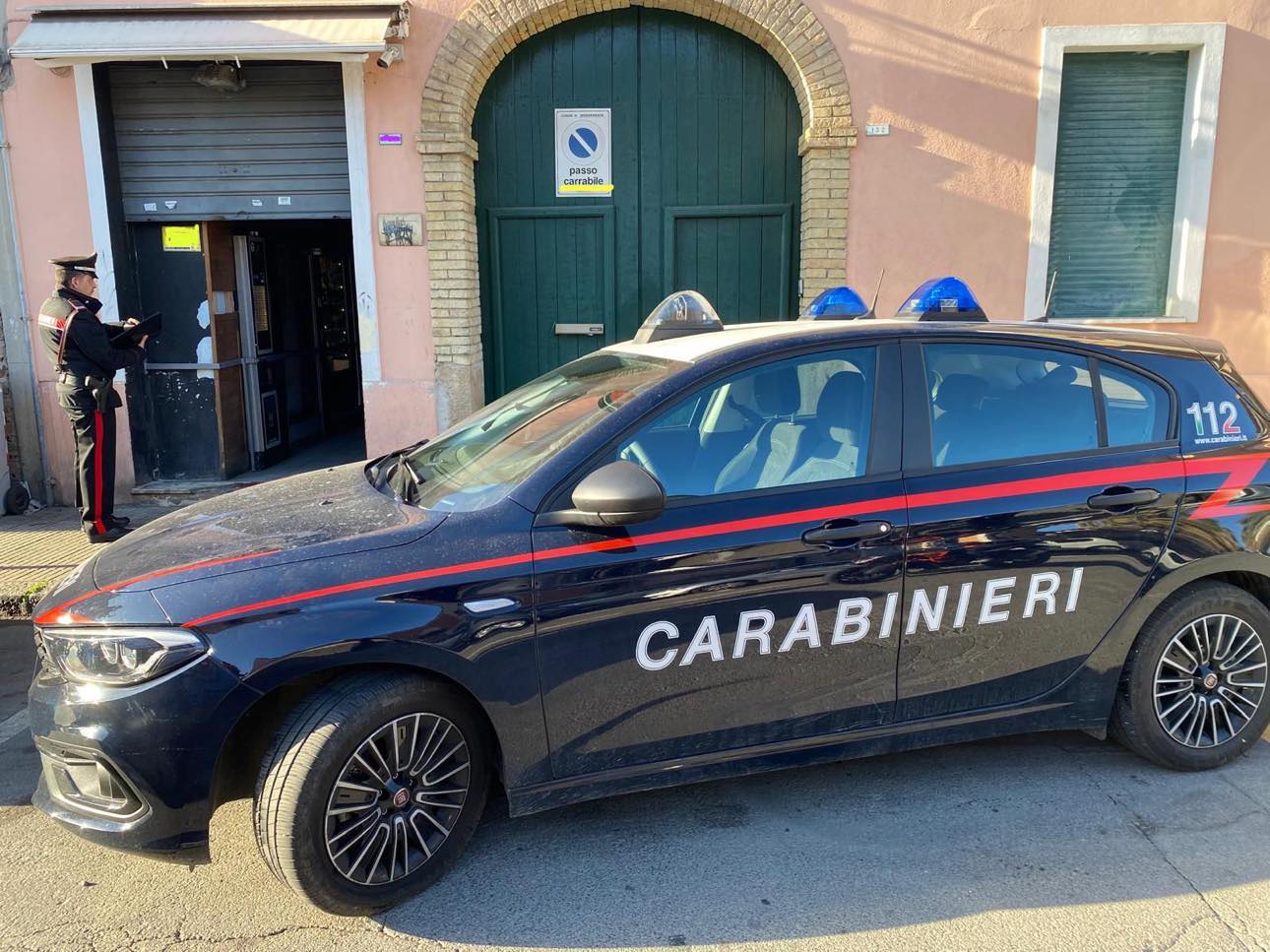 Sorpreso a scassinare il distributore di bevande e alimenti: arrestato a Monserrato un 35enne selargino