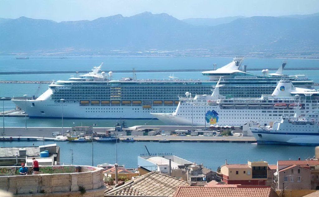 Cagliari, è boom di croceristi: 700mila passeggeri nel 2024 nonostante i cantieri horror