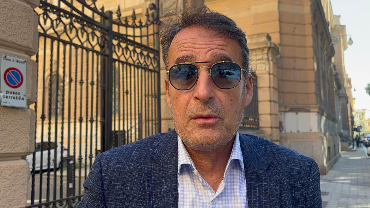 Incubo piazza del Carmine, tra spaccio e violenza: “Ridate la piazza ai cagliaritani: subito telecamere e bagni chimici”