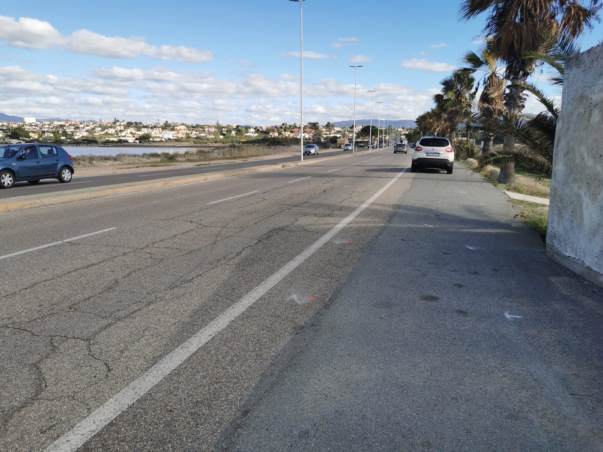 “Viale Poetto, ero in bici da corsa e uno sportello mi ha travolto facendomi fare un volo di dieci metri: cerco testimoni”