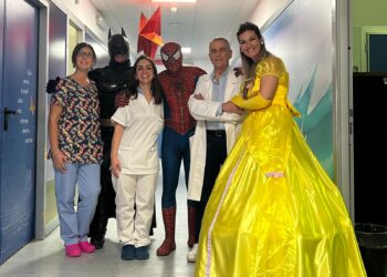 Cagliari, per i piccoli ricoverati al Brotzu arrivano Batman, Belle e L’Uomo Ragno