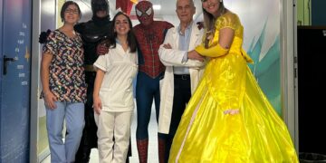 Cagliari, per i piccoli ricoverati al Brotzu arrivano Batman, Belle e L’Uomo Ragno