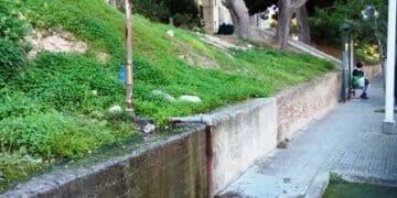 Cagliari, ingente perdita d’acqua su via Borgo Sant’Elia