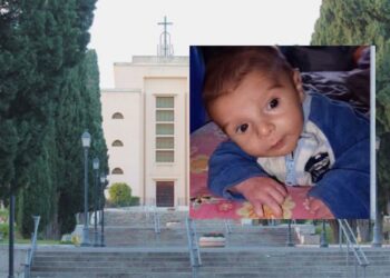 Cagliari, l’ultimo straziante saluto al piccolo Andrea morto in culla a soli tre mesi