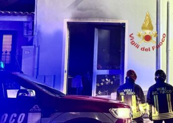 Sestu, incendio in una pizzeria: intervento dei vigili del fuoco