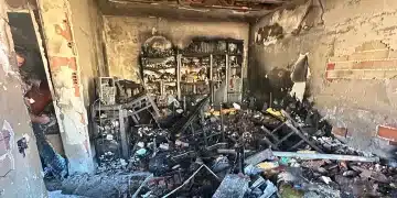 La casa di due vecchietti di Maracalagonis distrutta dal fuoco, la nipote Noemi lancia una raccolta fondi