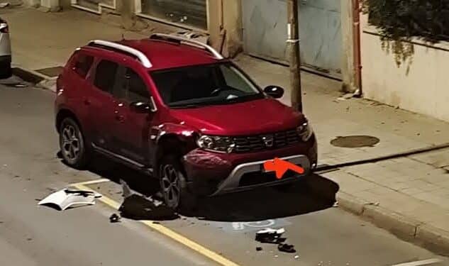 Assemini, auto in sosta presa in pieno in via Carmine