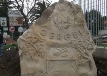 Gergei, turisti donano un contributo economico per gli studenti del paese