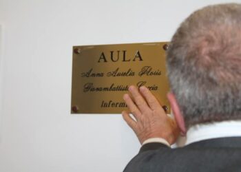 Morta durante la pandemia, ad Anna Floris la dedica per due nuove aule di formazione