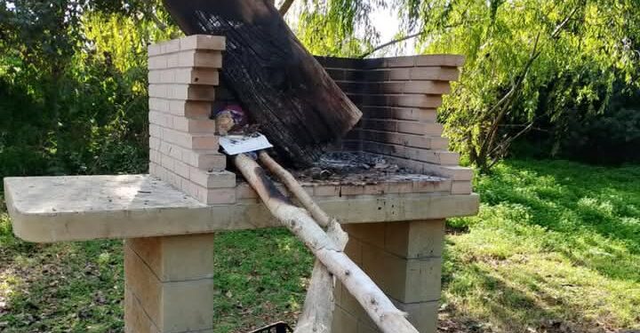 Decimomannu, il barbecue nel parco preso di mira dai vandali