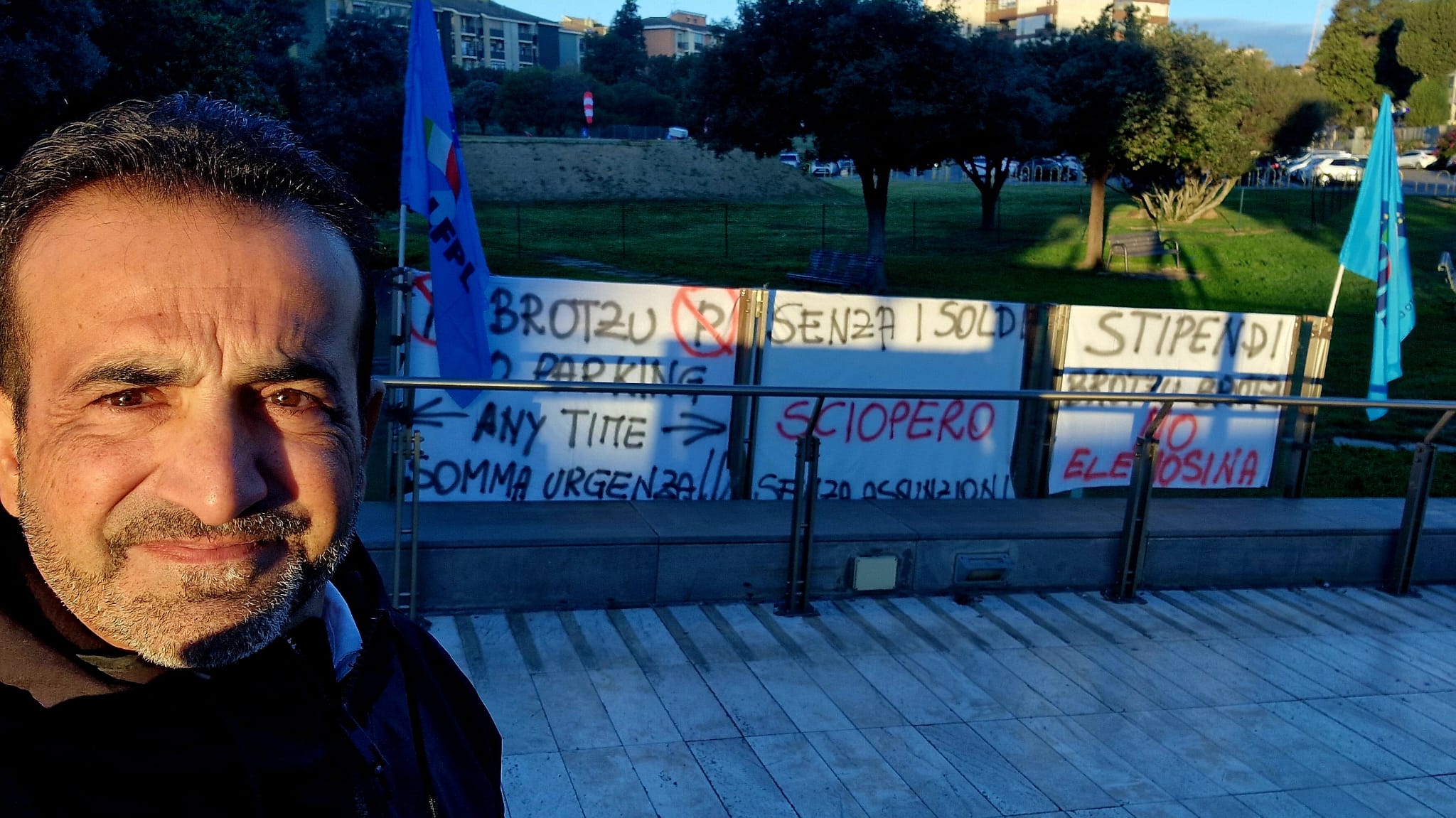 Brotzu: sit-in di oss, infermieri, tecnici e amministrativi per i contratti in scadenza