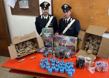 45 kg di fuochi pirotecnici illegali sequestrati a Santadi: un arresto