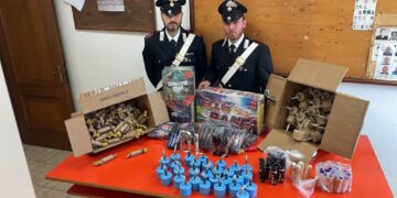 45 kg di fuochi pirotecnici illegali sequestrati a Santadi: un arresto