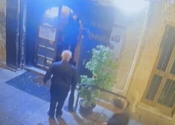 Cagliari, terrore nel ristorante alla Marina: “Un blitz con minacce di morte”