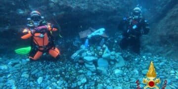 Stintino, si rinnova la tradizione del presepe subacqueo costruito dai ragazzi della Ge.Na.